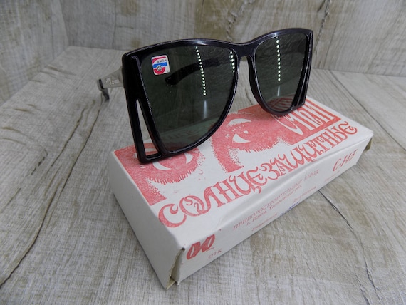 Vintage sunglasses in original box Soviet glasses… - image 9