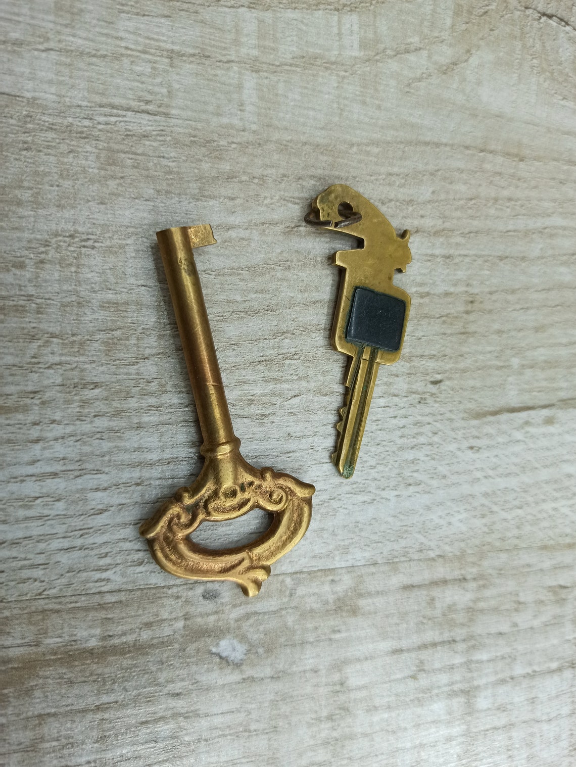 Pair Vintage 2 Key golden Wholesale Antique figured Key for Etsy