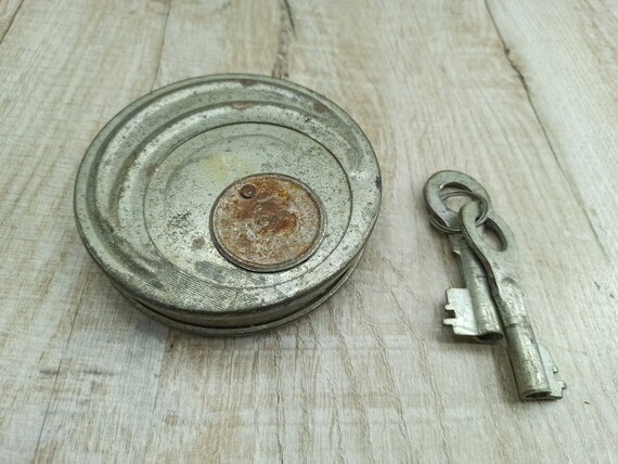 Neon Green Old Vintage Antique Mini Padlock Key Lock Round Shaped-Lot of 3