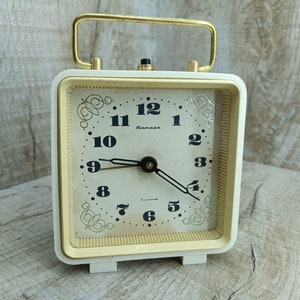 Vintage alarm clock Jantar 4 stones Working square clock Rare table clock USSR White alarm clock Mechanical alarm clock Watch with big dial
