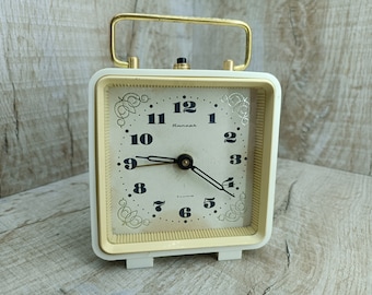 Vintage Jantar Alarm Clock: USSR Mechanical Table Clock with Big Dial