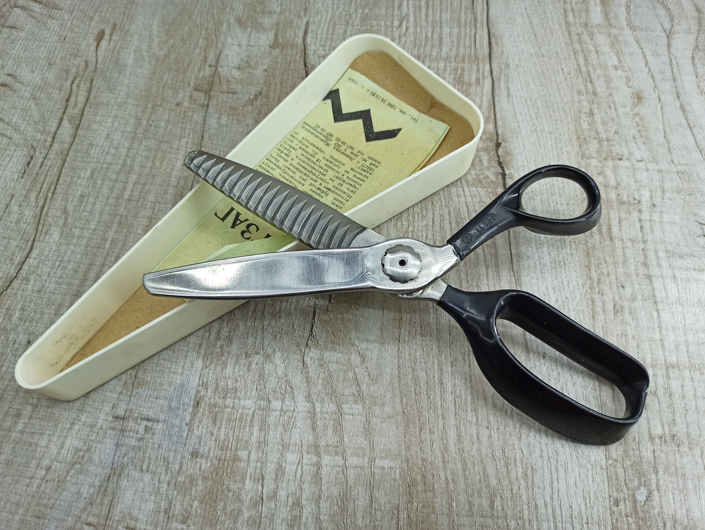 Vintage Zigzag Scissors Zigzag Scissors Photo Trimming Tool Etsy