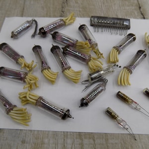 Lot of 20 oktal vacuum tubes Radio lamps Steampunk projects Vacuum tubes radio valves TV lamps Small Glass lamps crafts ideas Old lamp parts