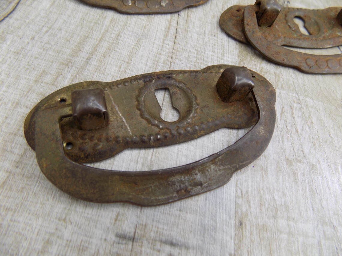 6 Vintage Keyhole Set Metal Drawer Pulls With Key Hole Bronze Etsy