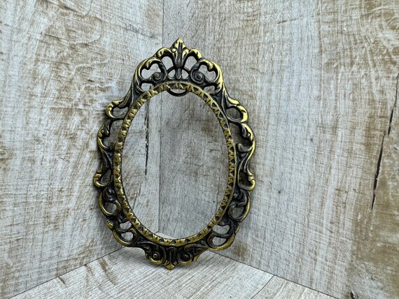 アンティーク　フランス　ブロンズ製装飾的円形写真立て 枠のみ アンティーク フランス ブロンズ製装飾的円形写真立て 枠のみ Amazon