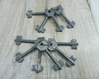 Vintage Skeleton Keys Lot: 10 USSR Metal Keys, Craft & Decor