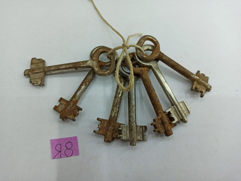 Tarnish Key Vintage Metal Keys Lot: 7 USSR Skeleton Keys, Craft & Decor - Etsy