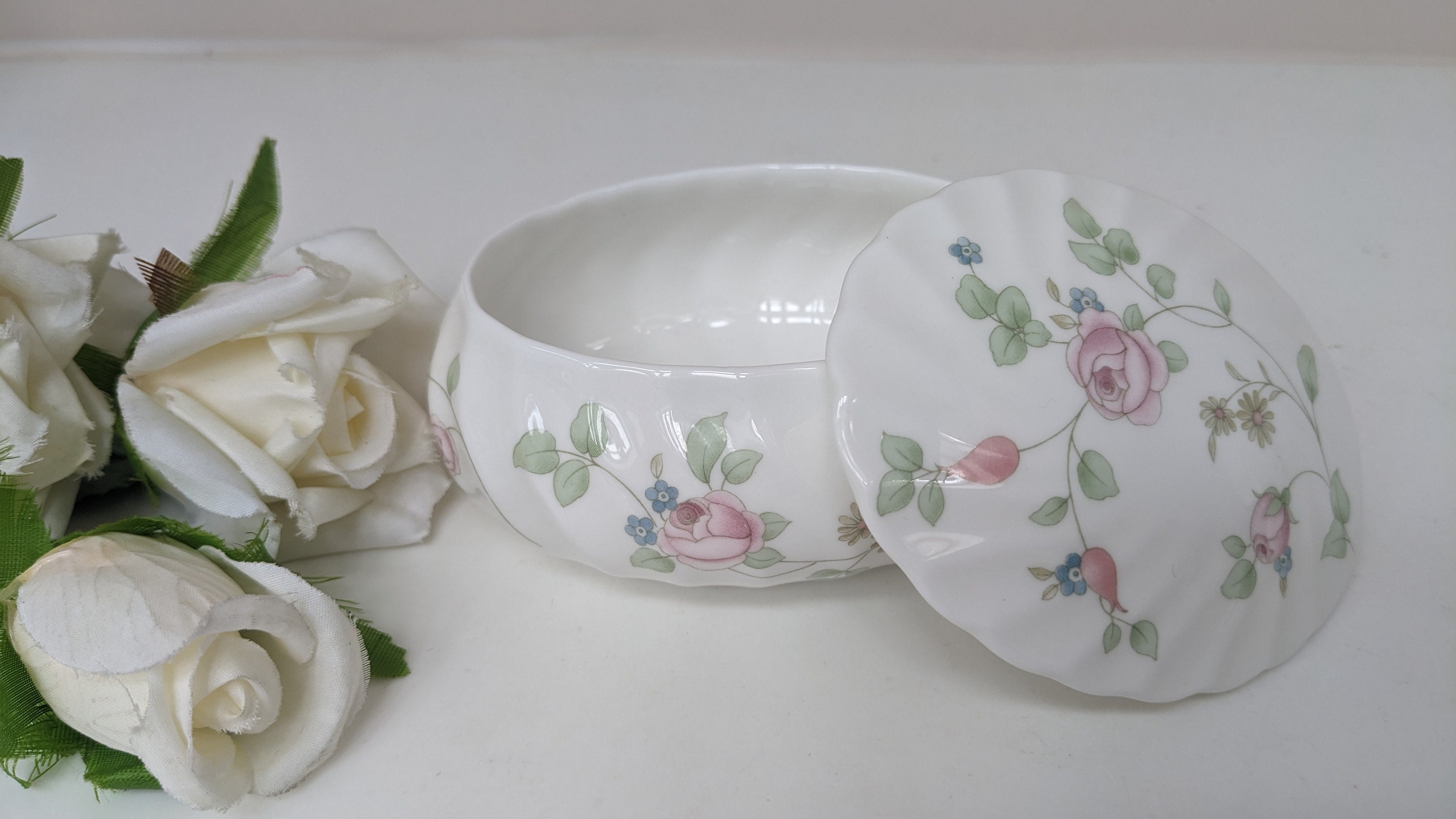 Lidded Trinket Box, Wedgwood, Rosehip, Pink Roses, Oval China Bowl, Birthday Gift, Vintage Trinket Pot, Christmas Present - Etsy Lidded Trinket Box, Wedgwood, Rosehip, Pink Roses, Oval China Bowl, Birthday Gift, Vintage Trinket Pot, Christmas Present - Etsy