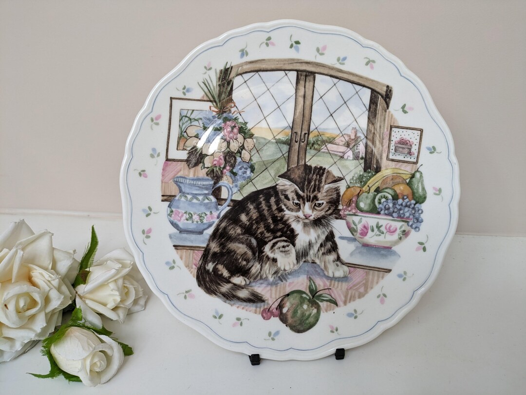 Royal Albert Plate, Country Kitten Collection, Curiosity, Cute Tabby