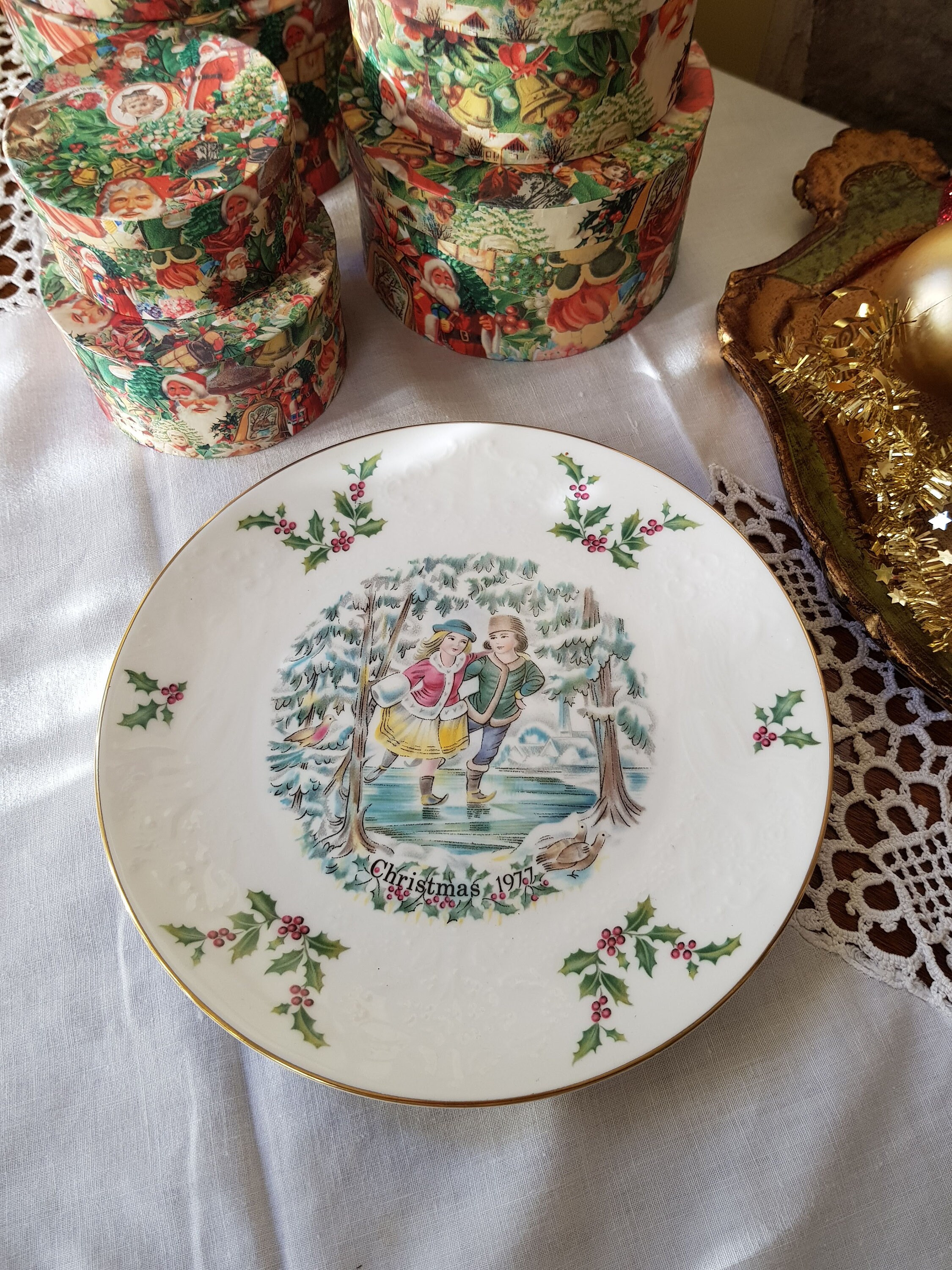 Royal doulton christmas plate 1977 cheap