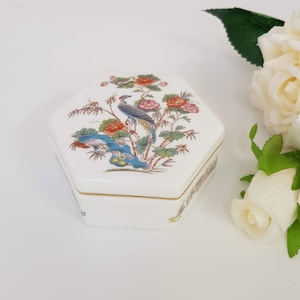 Wedgwood Trinket Dish, Kutani Crane, Hexagonal Lidded Dish, Oriental Style, 1970s English China, Collectible Wedgewood, Vintage Gift