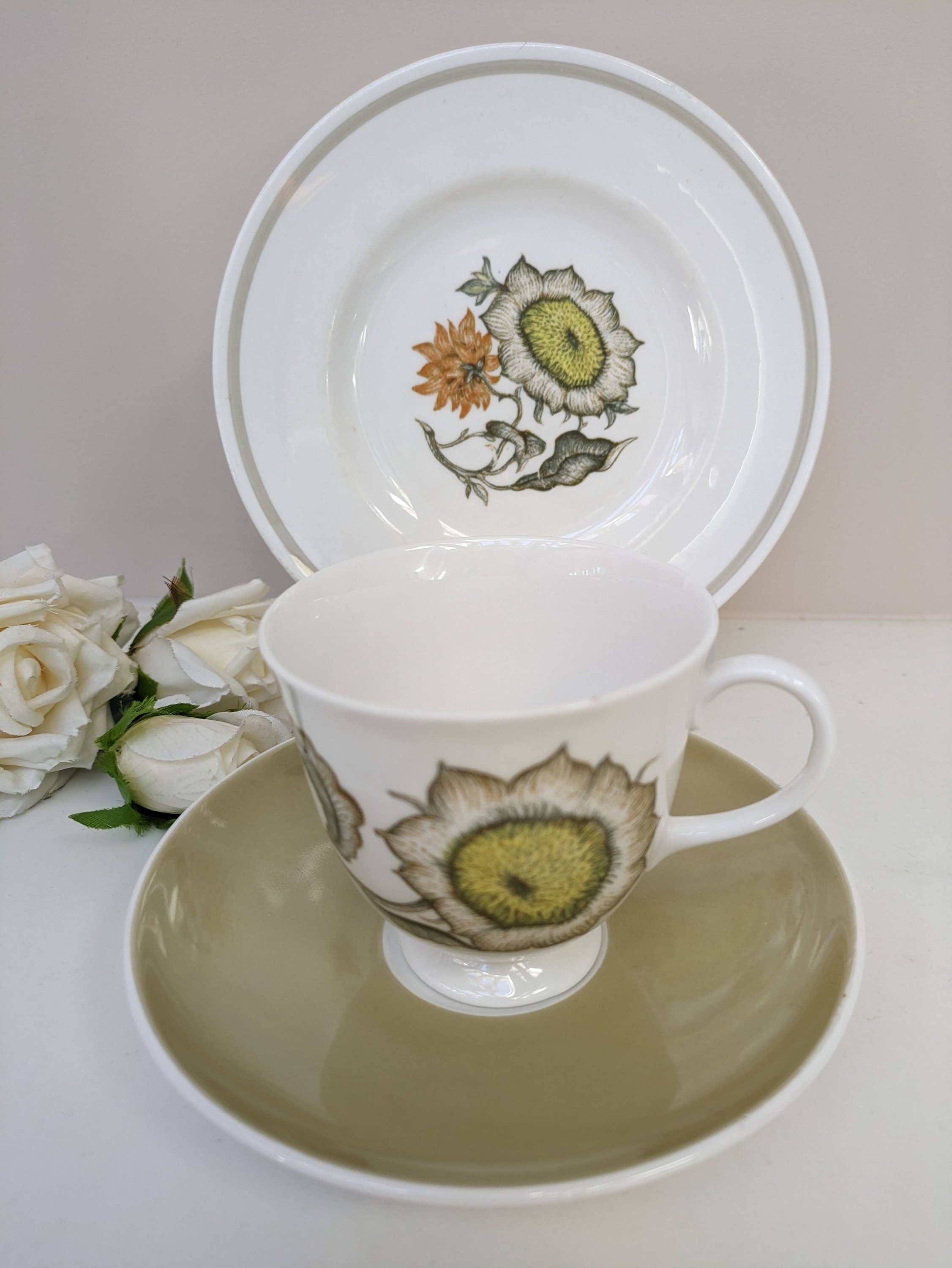 Susie Cooper, Sunflower, 22 Piece Teaset, Wedgwood Tea Set, Fine
