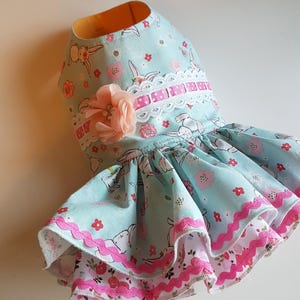 Robe pour petit chien, lapin, robe pour chien de Pâques, robe pour chien avec harnais, robe pour chien de printemps longue 10 po.