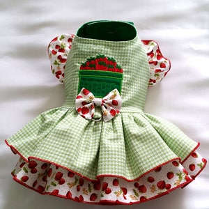 Robe pour chien, Robe pour chien aux fraises, Robe pour chien avec harnais XS, S
