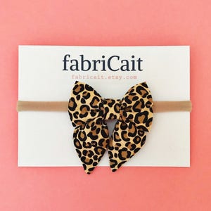 Leopard Baby Bow. Cheetah Baby Bow. Leopard Hair Bow. Cheetah Hair Bow. Leopard Bow Headband. Cheetah Bow Headband. Animal Print Baby Bow.
