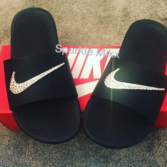 nike sandals adults