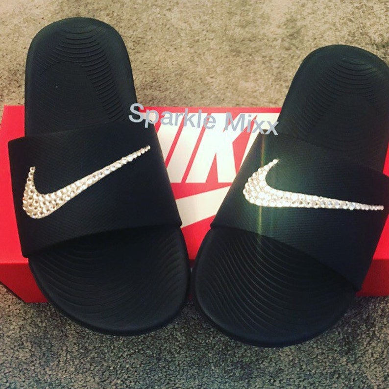 nike sandals adults