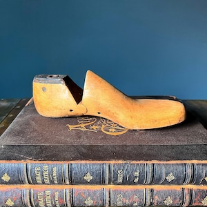 Vintage Wooden Shoe Last, Krentler Bros. England Cobbler’s Shoe Form, 1940’s Industrial Shoe Mold