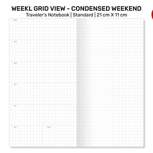 Puede incluir: Un cuaderno de vista de cuadrícula semanal con un diseño de fin de semana condensado. El cuaderno es de tamaño estándar, mide 21 cm por 11 cm. La portada es blanca con texto negro.