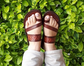Mexican brown Sandals, cincelado shoes Huaraches US 6, 7, 8, 9, carved stamp flower boho sandals, leather aztec sandals, engraved tan shoes