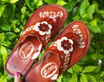 Mexican leather thong sandals, Mexican shoes Huarache US 9, leather Flip flops sandals, leather aztec sandals, mexican tan boho shoes