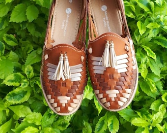 Mexican Shoes brown gold, Mexican gold Huaraches sandals, Mexican shoes US 6 23MX, mexico gold leather huarache, mexican tassel sandal