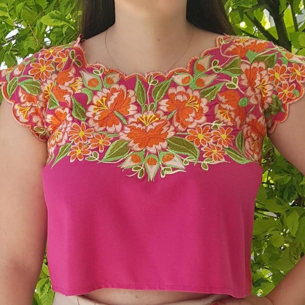 Mexican Crop top, flower embroidered hot pink blouse, Small size short sleeves, orange embroidery crop top, Oaxaca Vintage peasant blouse