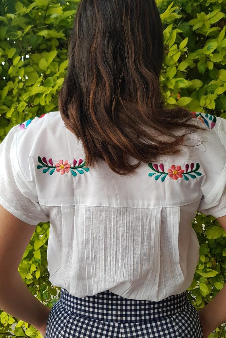 Blusa mexicana bordada, blusa mexicana blanca, blusa boho bordada mexicana, blusa vintage mexicana, túnica mexicana bordada tradicional image 3