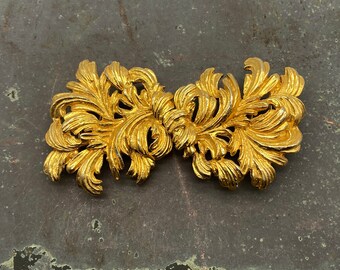 Vintage Daisy Matte Gold Belt Buckle.  EC Vintage Womens 1960s Goldtone Daisy Belt Buckle - Mod Floral  main image 2