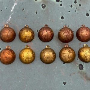 Lot of 10 Vintage Brass Globe Charms – Earth Planet One-Sided Drops Mixed Patina – 29mm