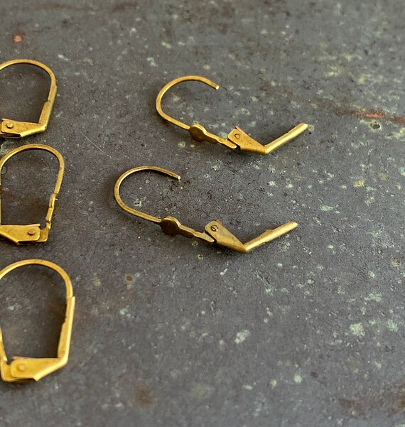 Boucles d'oreilles crochets vintage en laiton patiné : 10 paires de fils d' oreilles en laiton massif - France