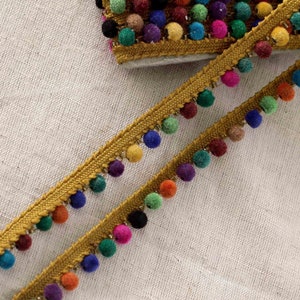 Pom pom cheap lace online