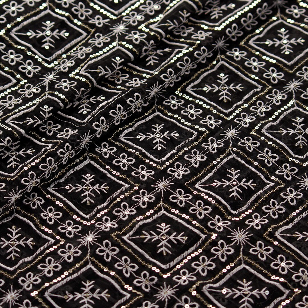 1ヤードの黒の刺繍ジョーゼット生地 - 花柄スパンコールのインドドレス