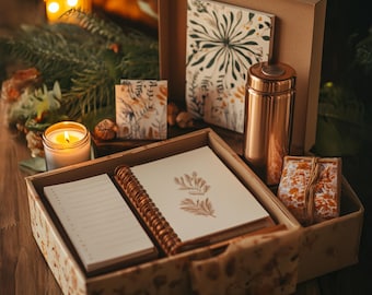 Cesto regalo per la cura di sé: set spa relax, diario, candela e stampa artistica