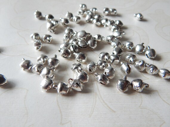 100xJingle Bells Charms Mixed Color Aluminum Beads Christmas Pendants Decoration 100xJingle Bells Charms Mixed Color Aluminum Beads Christmas Pendants Decoration