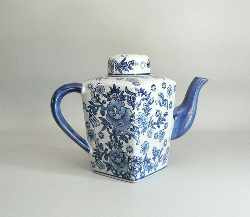 Blue and White Teapot Chinoiserie Pattern