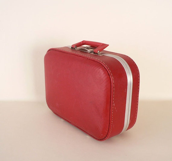 Childs Red Suitcase - image 5