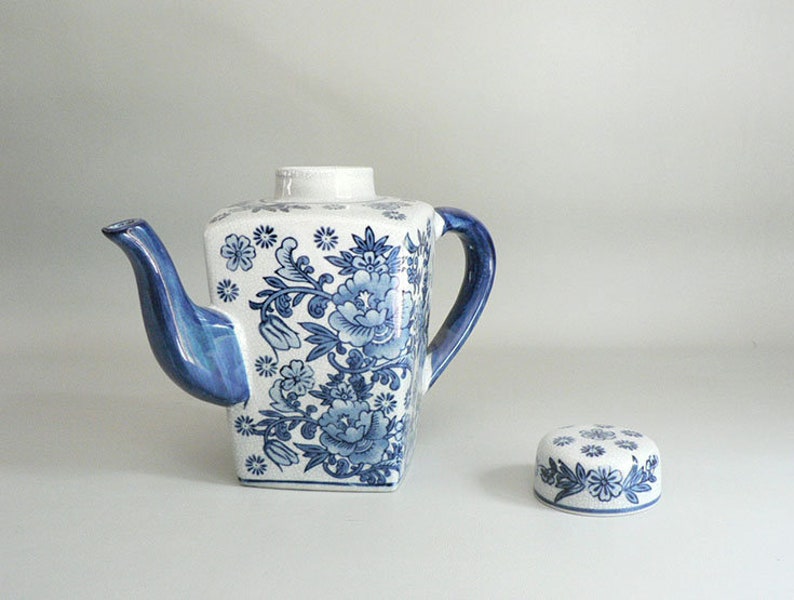Blue and White Teapot Chinoiserie Pattern