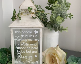 Deze kaars brandt ter liefdevolle herinnering aan degenen die hier vandaag niet kunnen zijn, maar voor altijd in ons hart zijn. Memorial Lantern, Wedding Lantern