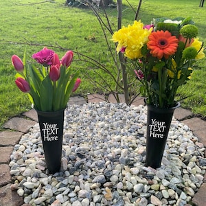 Personalisierte Gedenkspike-Vase für Gräber im Freien - Frühlingsdekor-Blumentopf-Erinnerungsgeschenk