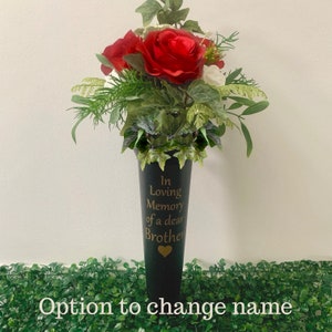 Vaso Memorial Personalizado: Em memória amorosa do irmão, Vaso de flores para sepultura