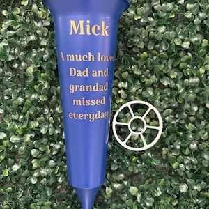 Vaso Memorial Personalizado: Suporte para Flores com Espigão para Cemitério