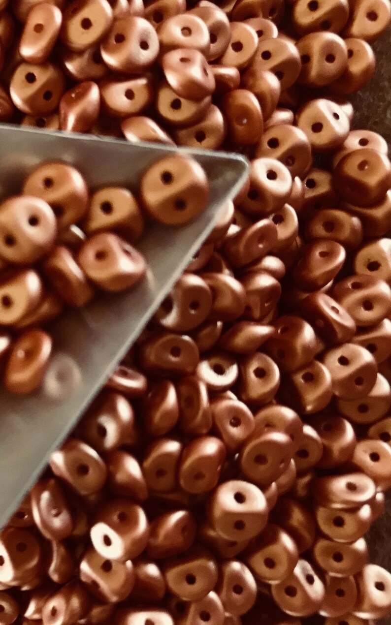 Approximately 100 Beads 10 Grams Czech Glass 02010-29412 5mm Es-o Beads Alabaster Metallic Copper