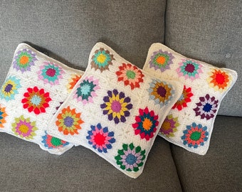 Housse de coussin carré grand-mère fait main / oreiller au crochet / housse de coussin carré grand-mère soleil / carré grand-mère 12 pouces / coussin multicolore