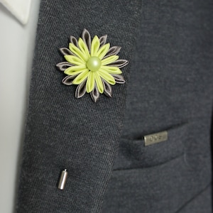 Suit Flower Lapel Pin, Green Gray Wedding Groomsmen Lapel Pin Chartreuse Lapel Flower Pin Corsage Boutonniere Men Wedding Accessory Kanzashi