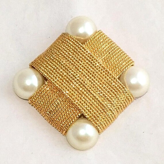 ヴァレンティノ VG サイン入り 金メッキ ブローチ – 菱形、フェイク