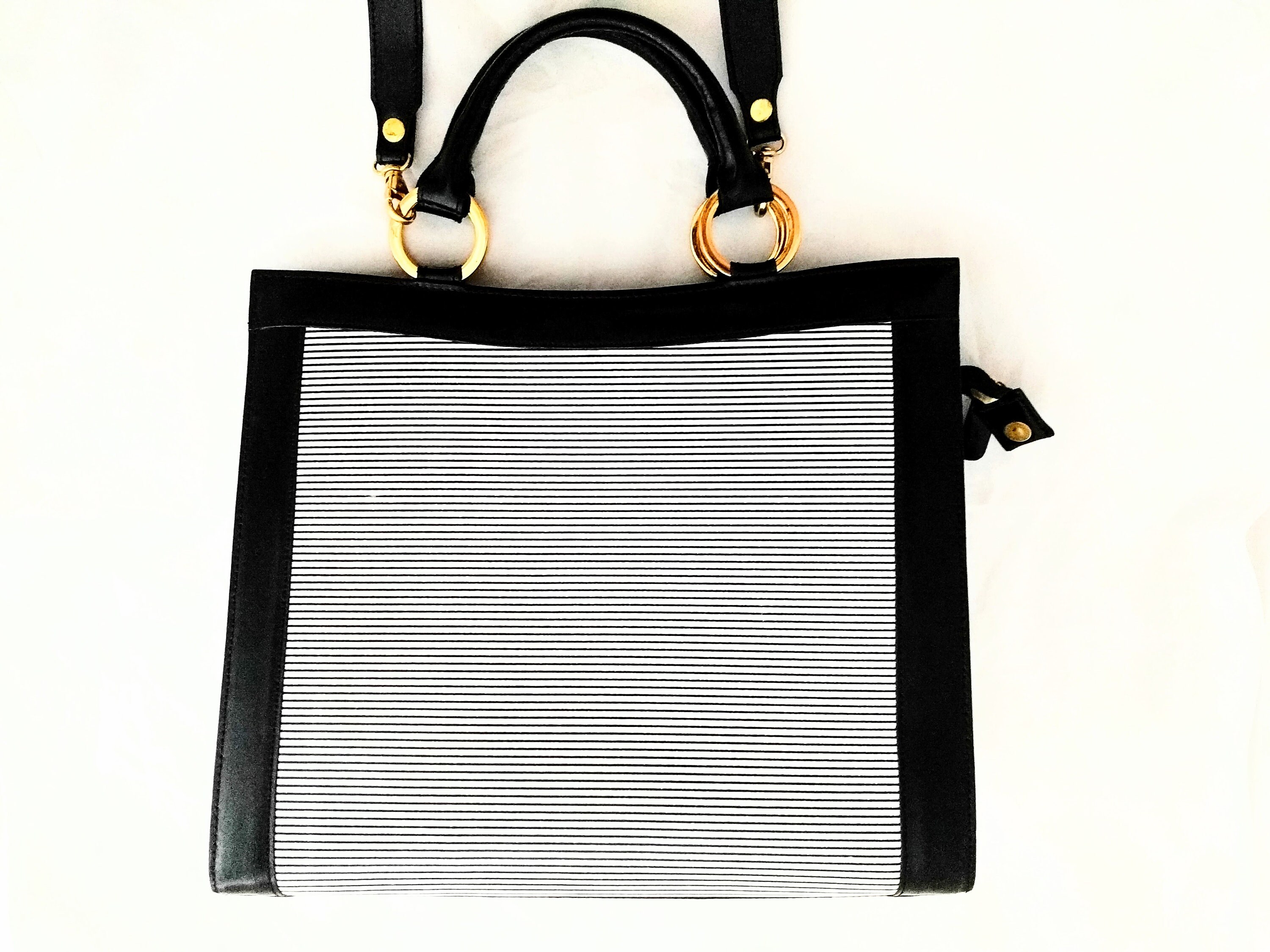 【極美品】Italian Emboss Leather Bag 定価71500円 GIA ITALIAN LEATHER CROSSBODY BAG IN COGNAC