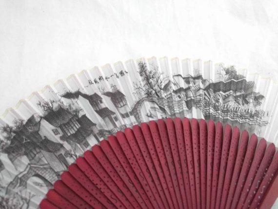 Hand fan displaying Chinese scenery - image 3