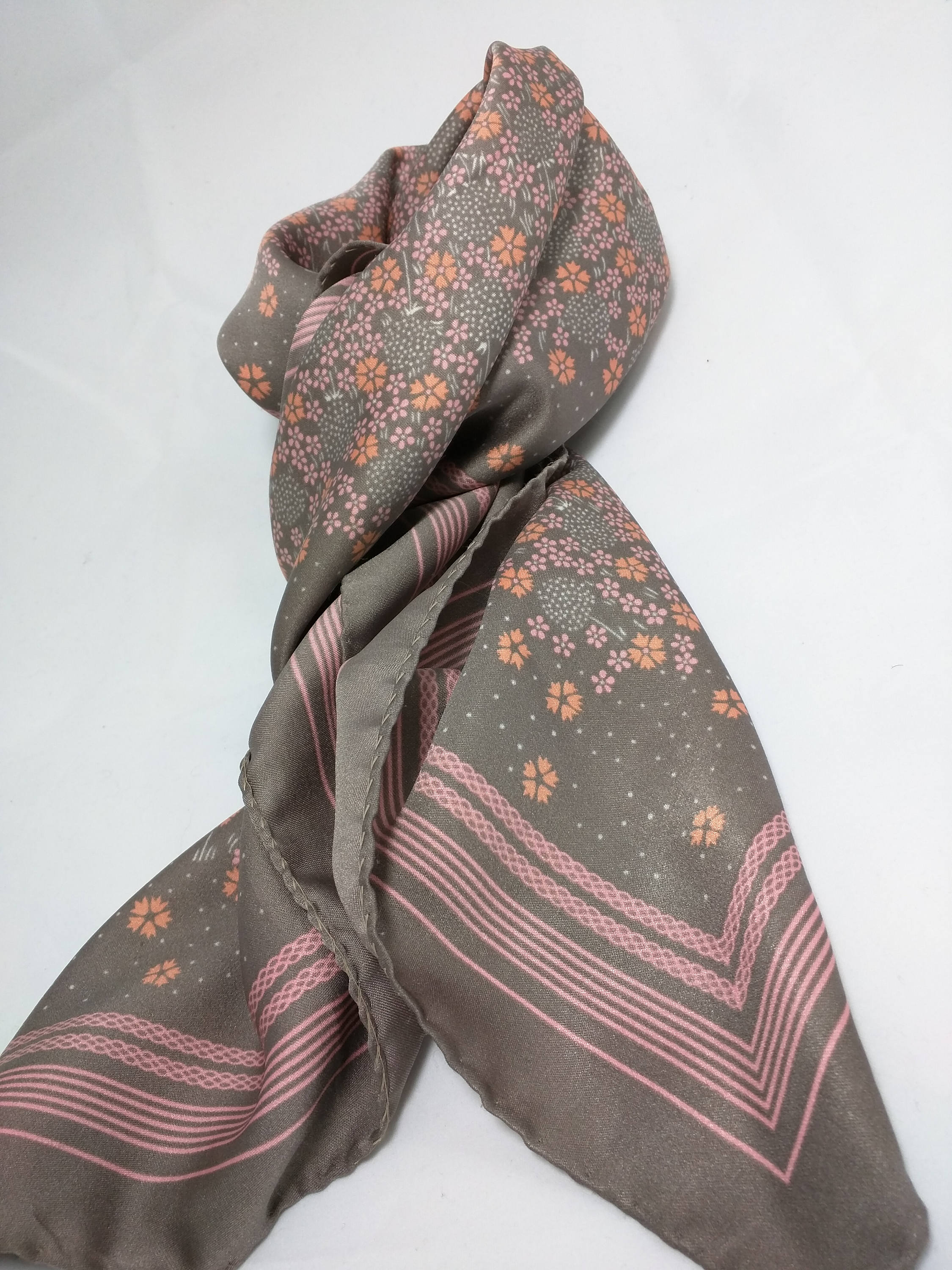 Sciarpa uomo petrolio interno verde reversibile in pura seta e lana fantasia fiori multicolor con frange taglio vivo - Carillo Moda | Abbigliamento uomo e donna, scarpe e accessori