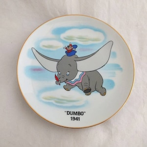 Dumbo & Timothy Mouse decorative plate - collectible Disney plate